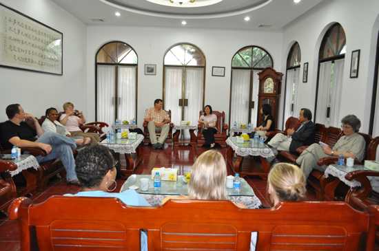 美国联合卫理公会访问团访问华东神学院 美国联合卫理公会访问团访问华东神学院